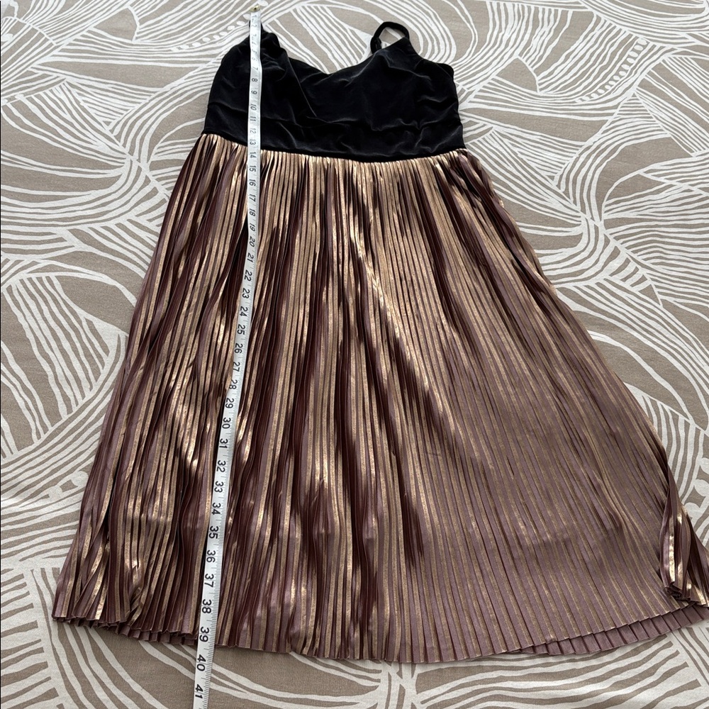 LUXOLOGY black/gold midi dress - Picture 9 of 9